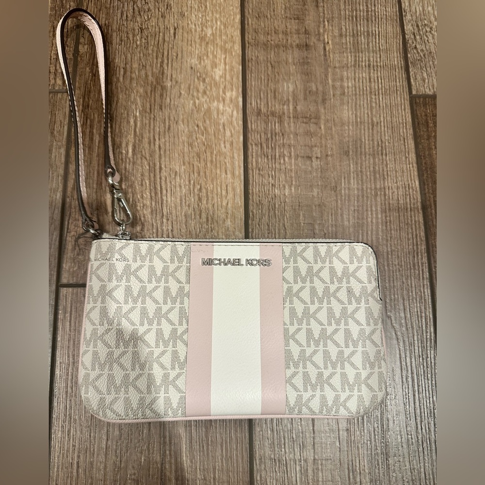 Michael Kors wristlet